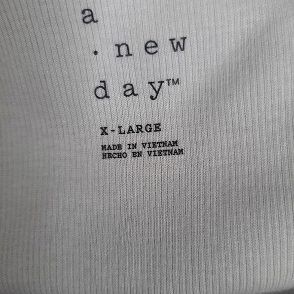 A New Day NWT Women's Purple Ribbed V-Neck Long Sleeve Shirt Top - Picture 3 of 13